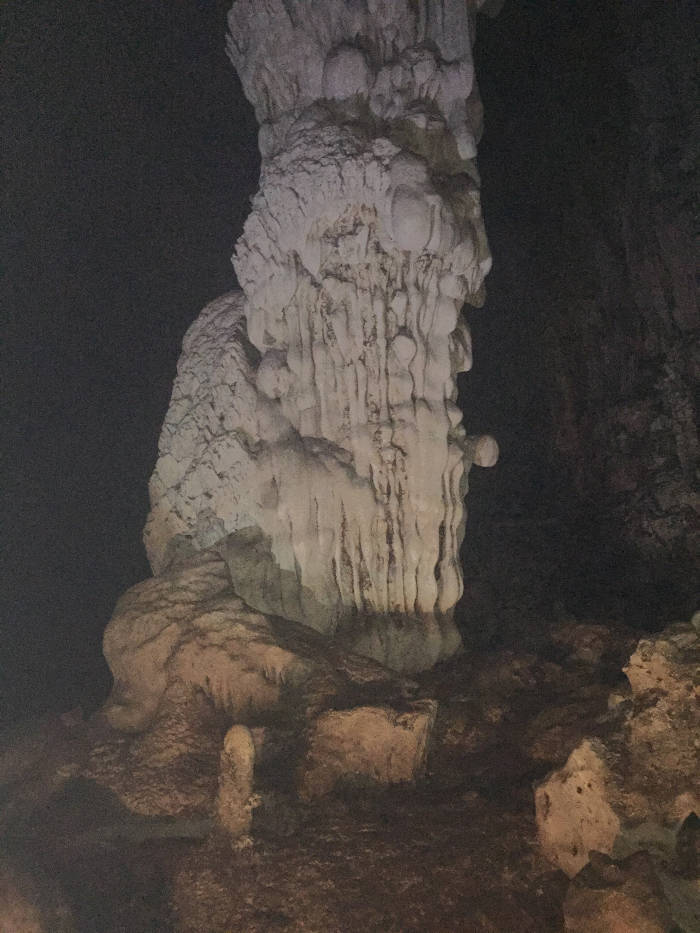 Afbeelding van een stuk rots die genomen is in de Tham lod cave rondom Pai.