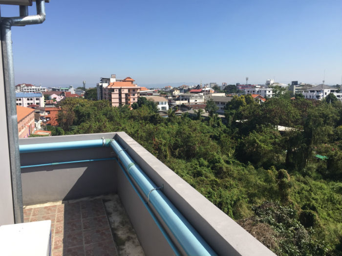Foto van een balkon van een studio in Chiang Mai.